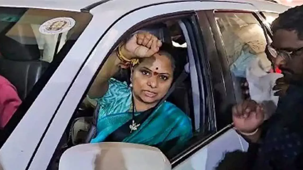 TS : కవిత అరెస్ట్.. నిజామాబాద్ లో ఆగిన బువ్వకుండ TS : కవిత అరెస్ట్.. నిజామాబాద్ లో ఆగిన బువ్వకుండ