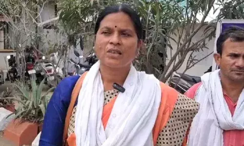 Maharashtra : గెలిపిస్తే బీర్, విస్కీ ఉచితంగా ఇస్తానన్న లేడీ క్యాండిడేట్ Maharashtra : గెలిపిస్తే బీర్, విస్కీ ఉచితంగా ఇస్తానన్న లేడీ క్యాండిడేట్
