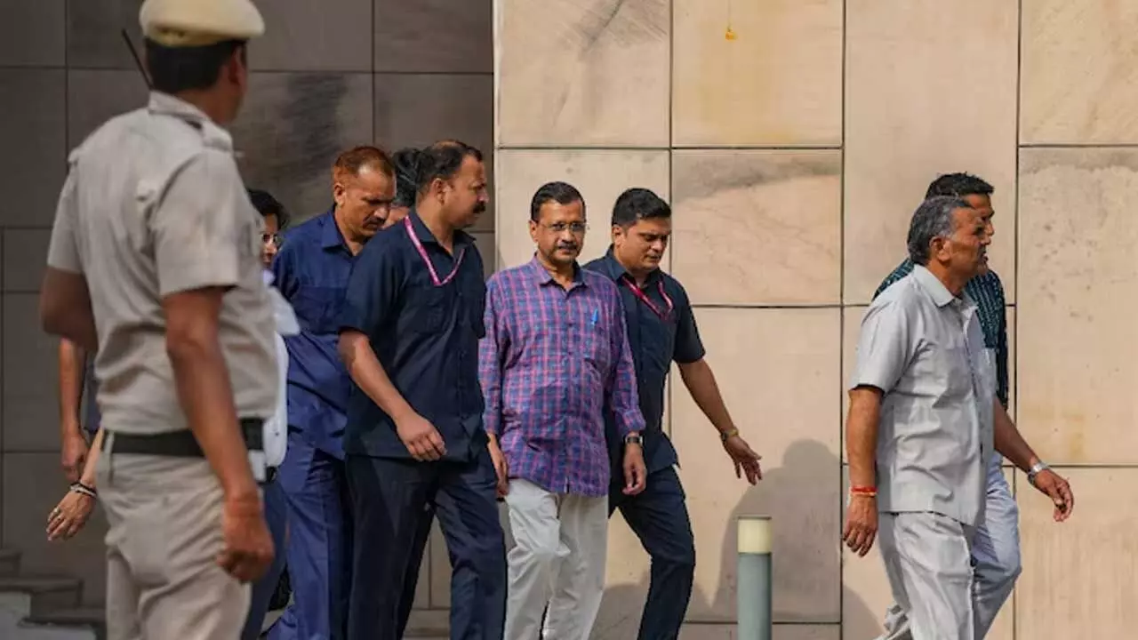 Arvind Kejriwal : తీహార్లో తీవ్రవాది, అండర్ వరల్డ్ డాన్ పక్క సెల్లోనే కేజ్రీవాల్ Arvind Kejriwal : తీహార్లో తీవ్రవాది, అండర్ వరల్డ్ డాన్ పక్క సెల్లోనే కేజ్రీవాల్