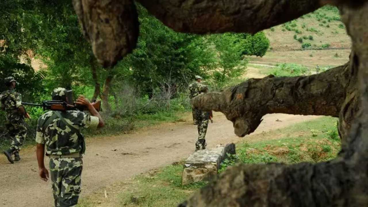 Encounter : ఎన్కౌంటర్లో తొమ్మిది మంది మావోయిస్టులు మృతి Encounter : ఎన్కౌంటర్లో తొమ్మిది మంది మావోయిస్టులు మృతి