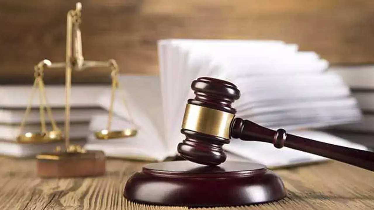 Pension : పెన్షన్ల పంపిణీపై హైకోర్టులో నేడు విచారణ Pension : పెన్షన్ల పంపిణీపై హైకోర్టులో నేడు విచారణ