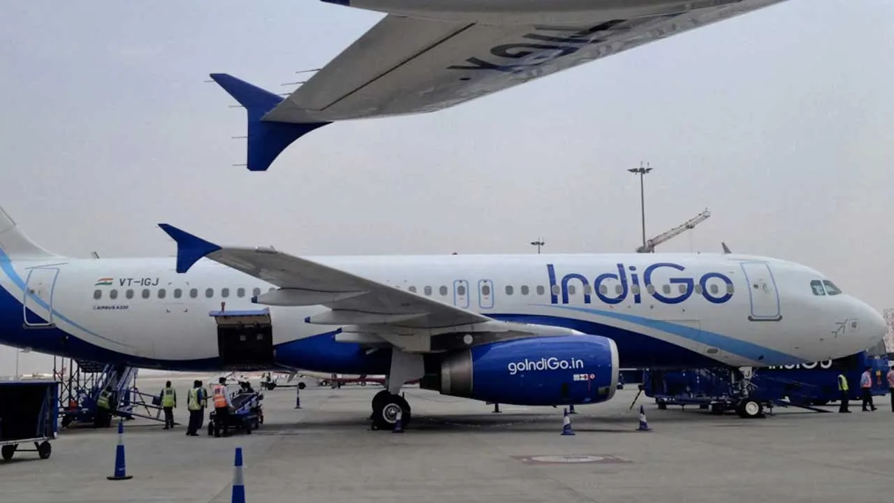 IndiGo Flight : 3ఏళ్ల చిన్నారికి సెపరేట్ సీటు.. ఫిర్యాదుపై స్పందించిన ఇండిగో IndiGo Flight : 3ఏళ్ల చిన్నారికి సెపరేట్ సీటు.. ఫిర్యాదుపై స్పందించిన ఇండిగో