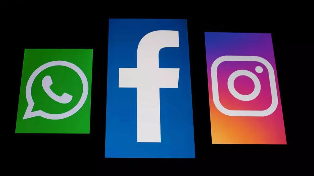 Social Media : సేవలు నిలిచిపోతే ఇన్స్టా, ఫేస్ బుక్, వాట్సప్కు కోట్లలో నష్టం.. Social Media : సేవలు నిలిచిపోతే ఇన్స్టా, ఫేస్ బుక్, వాట్సప్కు కోట్లలో నష్టం..