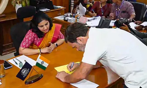 Rahul Gandhi Assets : రాహుల్ గాంధీకి  రూ.49లక్షల అప్పు Rahul Gandhi Assets : రాహుల్ గాంధీకి  రూ.49లక్షల అప్పు