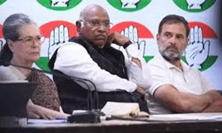 కాంగ్రెస్ మేనిఫెస్టో విడుదల, న్యాయానికి ఐదు స్తంభాలు, 25 హామీలపై దృష్టి కాంగ్రెస్ మేనిఫెస్టో విడుదల, న్యాయానికి ఐదు స్తంభాలు, 25 హామీలపై దృష్టి