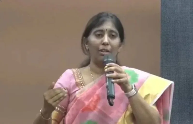 Y.S.SUNITHA: హంతకులకు ఓటు వేయకండి Y.S.SUNITHA: హంతకులకు ఓటు వేయకండి