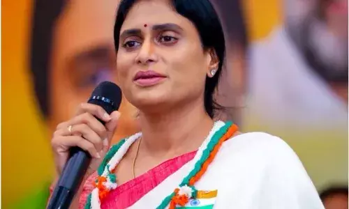 SHARMILA: అవినాష్రెడ్డికి  షర్మిల సూటి ప్రశ్నలు SHARMILA: అవినాష్రెడ్డికి  షర్మిల సూటి ప్రశ్నలు