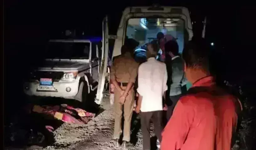 Uttarakhand: లోయలో పడ్డ బొలెరో వాహనం.. Uttarakhand: లోయలో పడ్డ బొలెరో వాహనం..