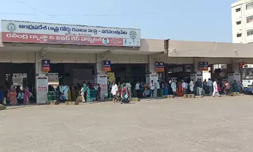 YCP: జగన్ సిద్ధం సభలతో ప్రజలకు తప్పని తిప్పలు YCP: జగన్ సిద్ధం సభలతో ప్రజలకు తప్పని తిప్పలు