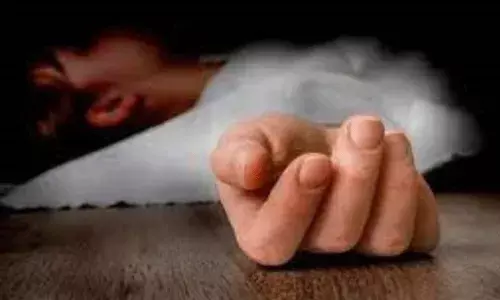 ఐఐటీ విద్యార్థి.. హాస్టల్ గదిలో ఆత్మహత్య ఐఐటీ విద్యార్థి.. హాస్టల్ గదిలో ఆత్మహత్య