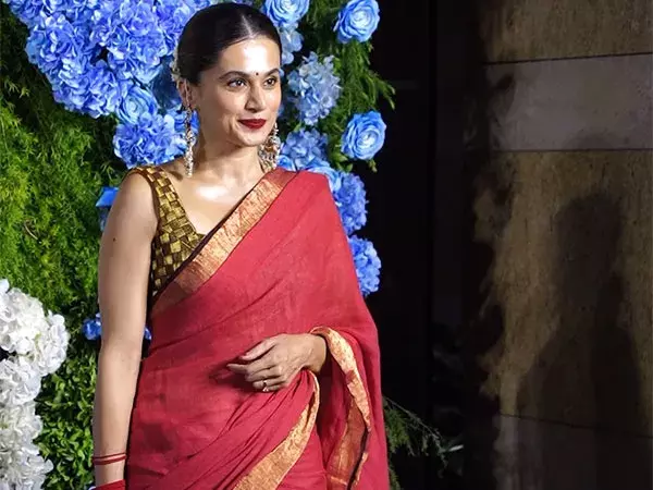 VIDEO: పెళ్లి తర్వాత ఫస్ట్ టైం పబ్లిక్ లో కనిపించిన తాప్సీ