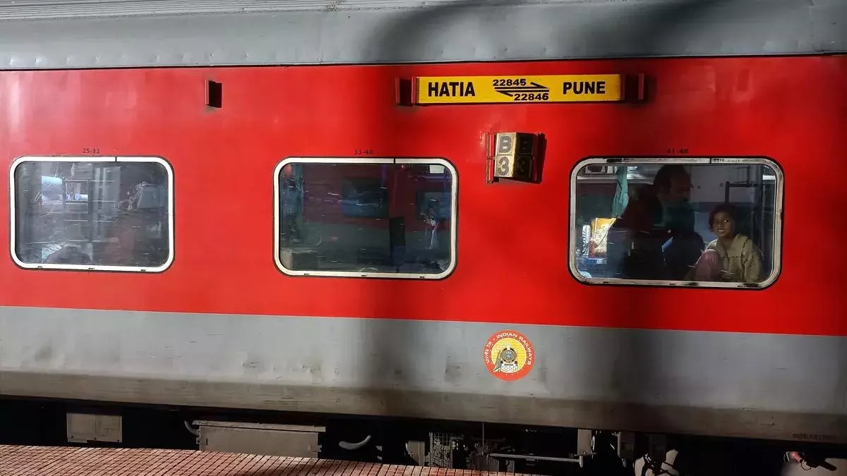 Hatia expres: మర్డర్ ఎక్స్ప్రెస్గా మారిన రైలు..అనువాదం తెచ్చిన తంటా.. Hatia expres: మర్డర్ ఎక్స్ప్రెస్గా మారిన రైలు..అనువాదం తెచ్చిన తంటా..