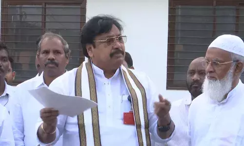 TDP: రాయి దాడి ఘటనపై సీబీఐతో విచారణ చేయించాలి TDP: రాయి దాడి ఘటనపై సీబీఐతో విచారణ చేయించాలి