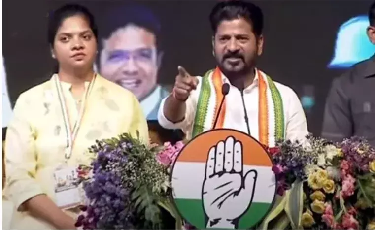 REVANTH: బీఆర్ఎస్ను మోదీకి తాకట్టు పెట్టిన కేసీఆర్ REVANTH: బీఆర్ఎస్ను మోదీకి తాకట్టు పెట్టిన కేసీఆర్