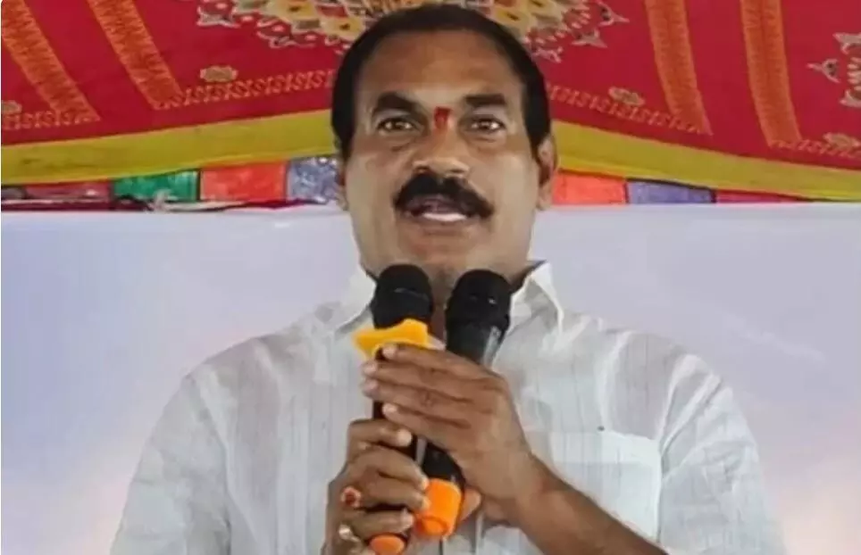 AP: వైసీపీ ఎమ్మెల్సీకి జైలు శిక్ష పడ్డ కేసు పూర్వపరాలు ఏంటంటే..? AP: వైసీపీ ఎమ్మెల్సీకి జైలు శిక్ష పడ్డ కేసు పూర్వపరాలు ఏంటంటే..?