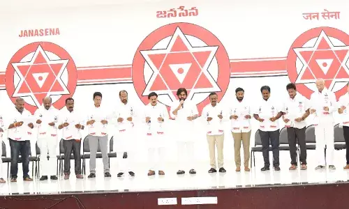 PAWAN: ఏపీని రామరాజ్యం వైపు నడిపిస్తాం PAWAN: ఏపీని రామరాజ్యం వైపు నడిపిస్తాం
