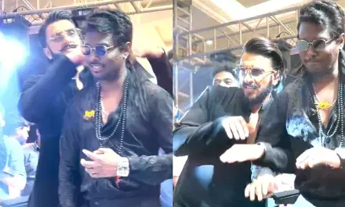 Dance Video : శంకర్ కూతురు పెళ్లి వేడుకలో రణ్వీర్ సింగ్, అట్లీ డ్యాన్స్ Dance Video : శంకర్ కూతురు పెళ్లి వేడుకలో రణ్వీర్ సింగ్, అట్లీ డ్యాన్స్