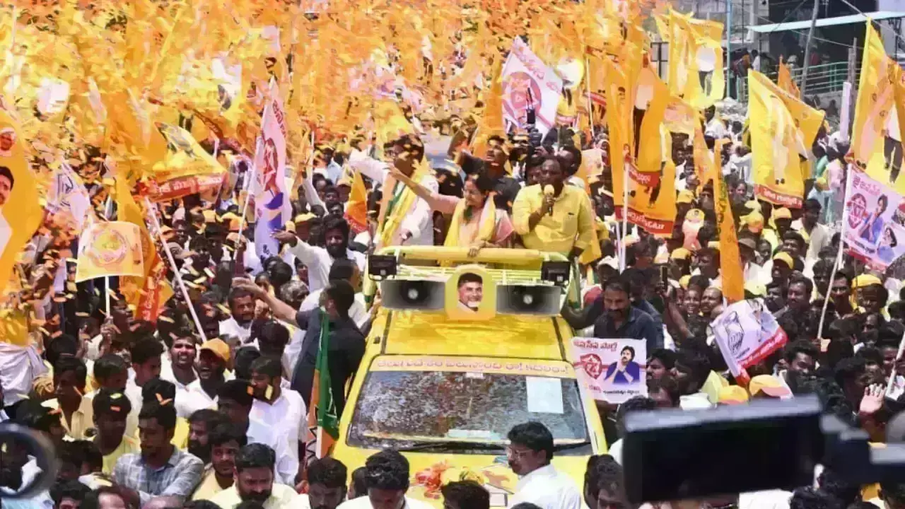 Chandrababu : పసుపు మయంగా మారిన కుప్పం