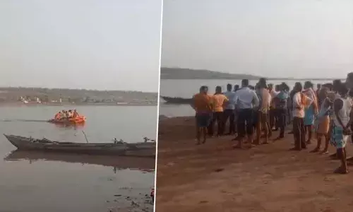 మహానదిలో పడవ బోల్తా.. ఏడుగురు మృతి మహానదిలో పడవ బోల్తా.. ఏడుగురు మృతి