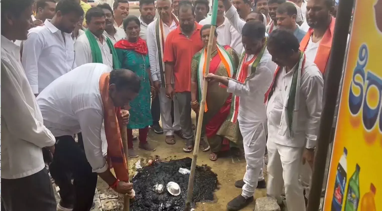 TG: తెలంగాణ మంత్రుల ఇంటింటి ప్రచారం TG: తెలంగాణ మంత్రుల ఇంటింటి ప్రచారం