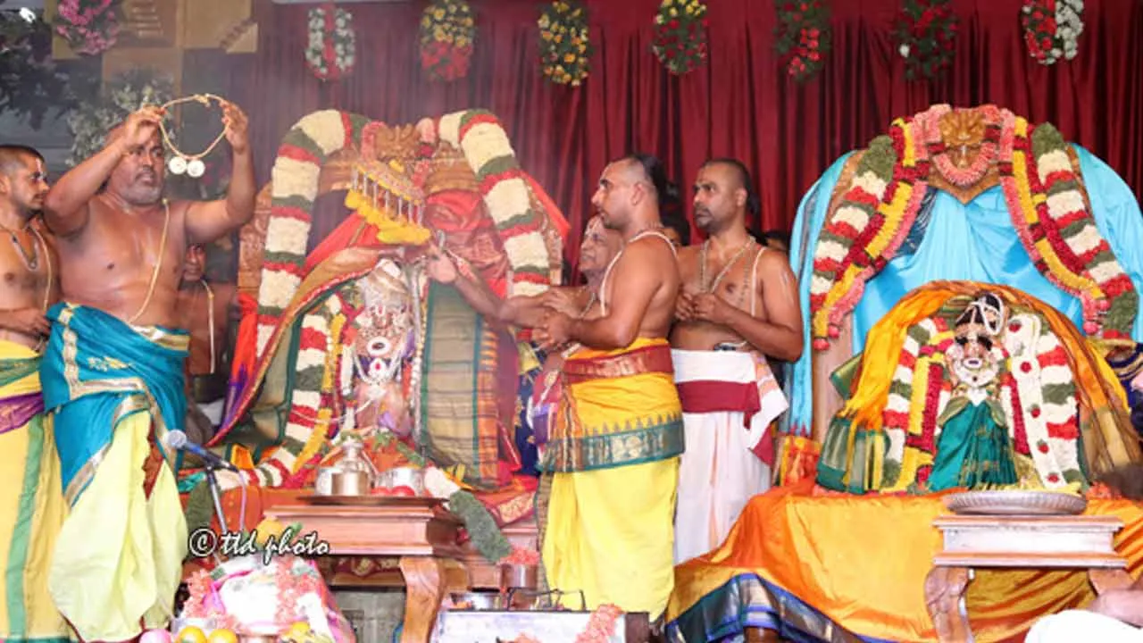 నేడు ఒంటిమిట్ట రాములోరి కళ్యాణం నేడు ఒంటిమిట్ట రాములోరి కళ్యాణం