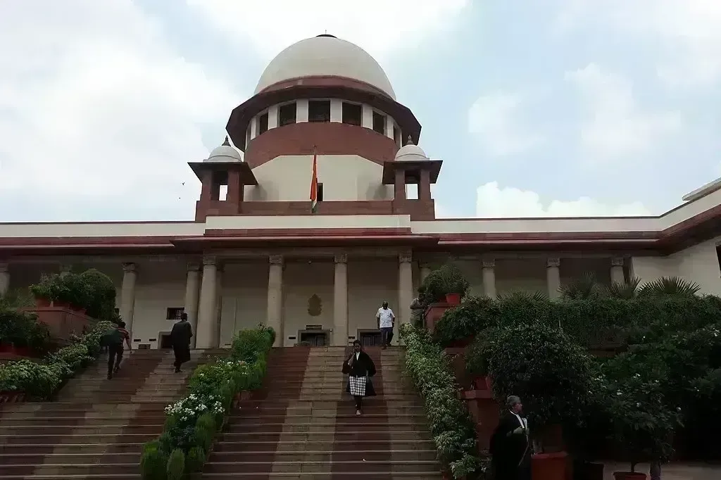 Supreme Court: దివ్యాంగ చిన్నారుల తల్లికి సెలవు ఇవ్వకపోవడం రాజ్యాంగ విధుల ధిక్కరణే : సుప్రీం Supreme Court: దివ్యాంగ చిన్నారుల తల్లికి సెలవు ఇవ్వకపోవడం రాజ్యాంగ విధుల ధిక్కరణే : సుప్రీం