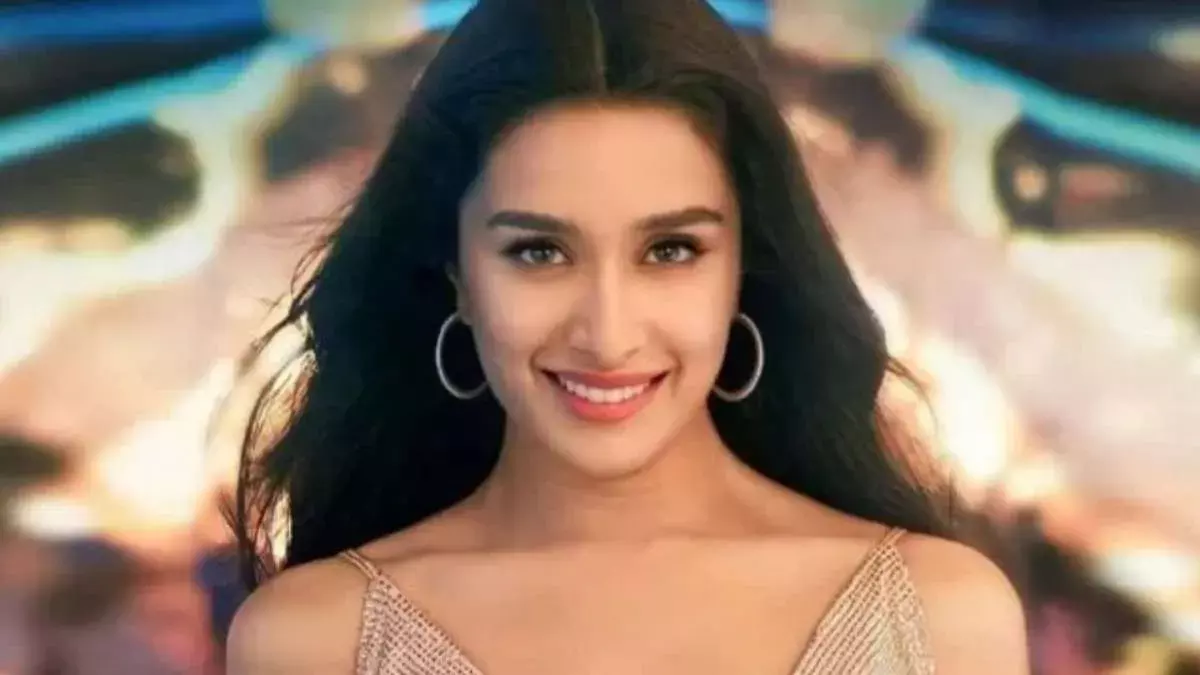 Shraddha Kapoor : సేల్స్వుమన్గా మారిన బాలీవుడ్ నటి Shraddha Kapoor : సేల్స్వుమన్గా మారిన బాలీవుడ్ నటి