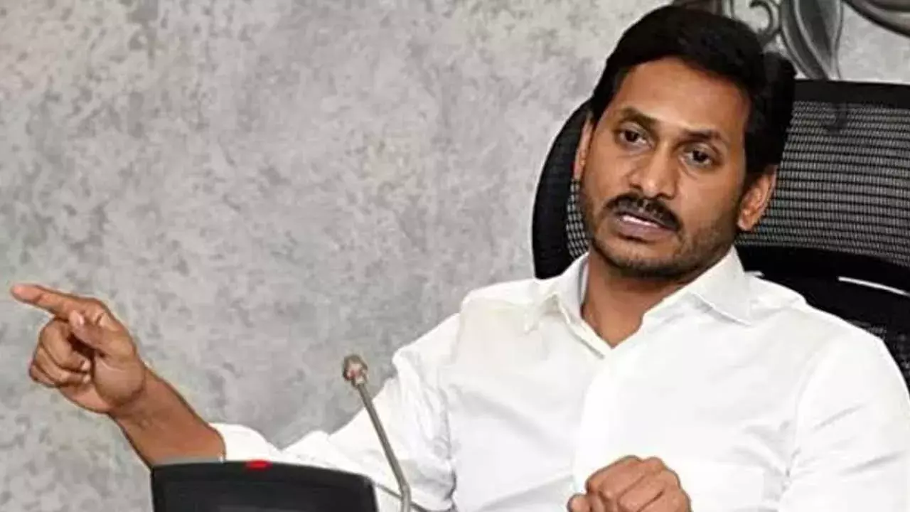 AP : సీఎం జగన్ పై 26 సీబీఐ, ఈడీ కేసులు AP : సీఎం జగన్ పై 26 సీబీఐ, ఈడీ కేసులు