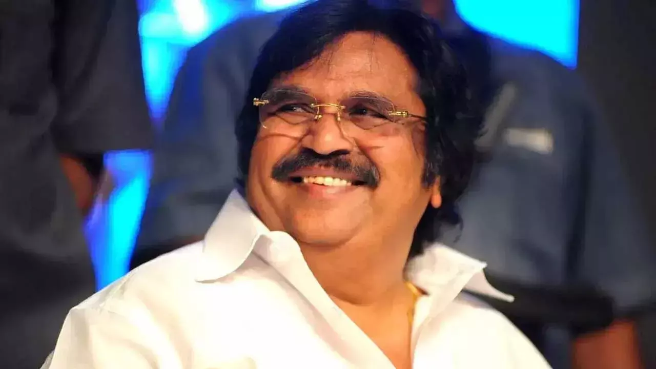 Tollywood : టాలీవుడ్ వెలుగుతున్న వేళ.. గ్రాండ్గా దాసరి జయంతి Tollywood : టాలీవుడ్ వెలుగుతున్న వేళ.. గ్రాండ్గా దాసరి జయంతి