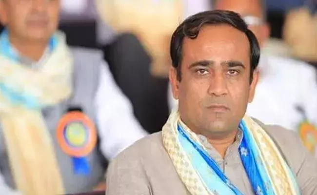 Congress : సూరత్‌ కాంగ్రెస్‌ అభ్యర్థి మిస్సింగ్‌..!