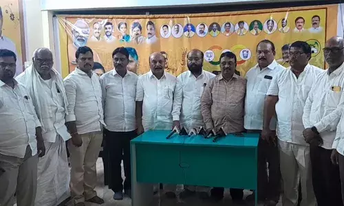 TDP: కురవల మద్దతు టీడీపీకే TDP: కురవల మద్దతు టీడీపీకే