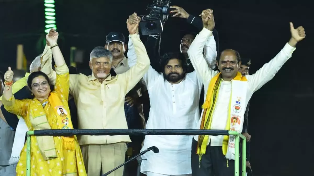 Chandrababu: తొలిసారి జంటగా ఇంటర్వ్యూ ఇచ్చిన చంద్రబాబు, పవన్ Chandrababu: తొలిసారి జంటగా ఇంటర్వ్యూ ఇచ్చిన చంద్రబాబు, పవన్