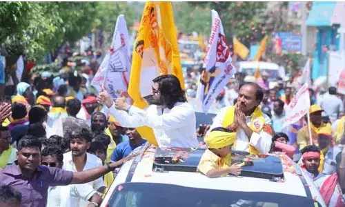 AP: ఇంటింటి ప్రచారాలు... రోడ్ షోలు AP: ఇంటింటి ప్రచారాలు... రోడ్ షోలు