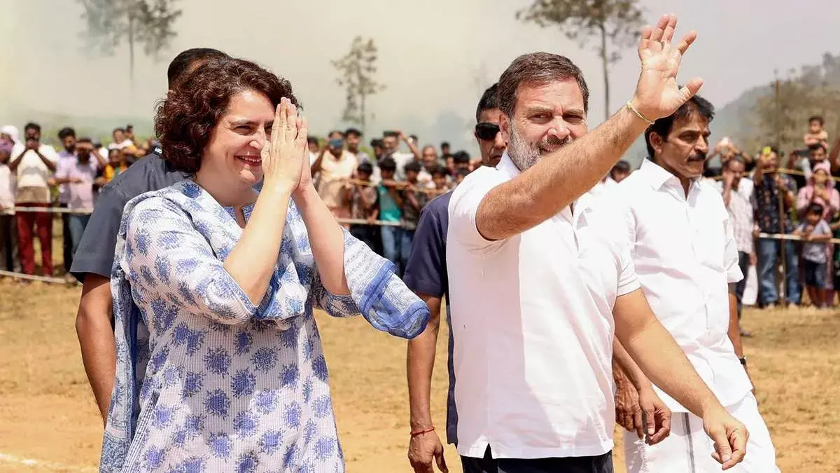 Lok Sabha Polls: అమేఠీలో రాహుల్, రాయ్బరేలీలో ప్రియాంక పోటీ Lok Sabha Polls: అమేఠీలో రాహుల్, రాయ్బరేలీలో ప్రియాంక పోటీ