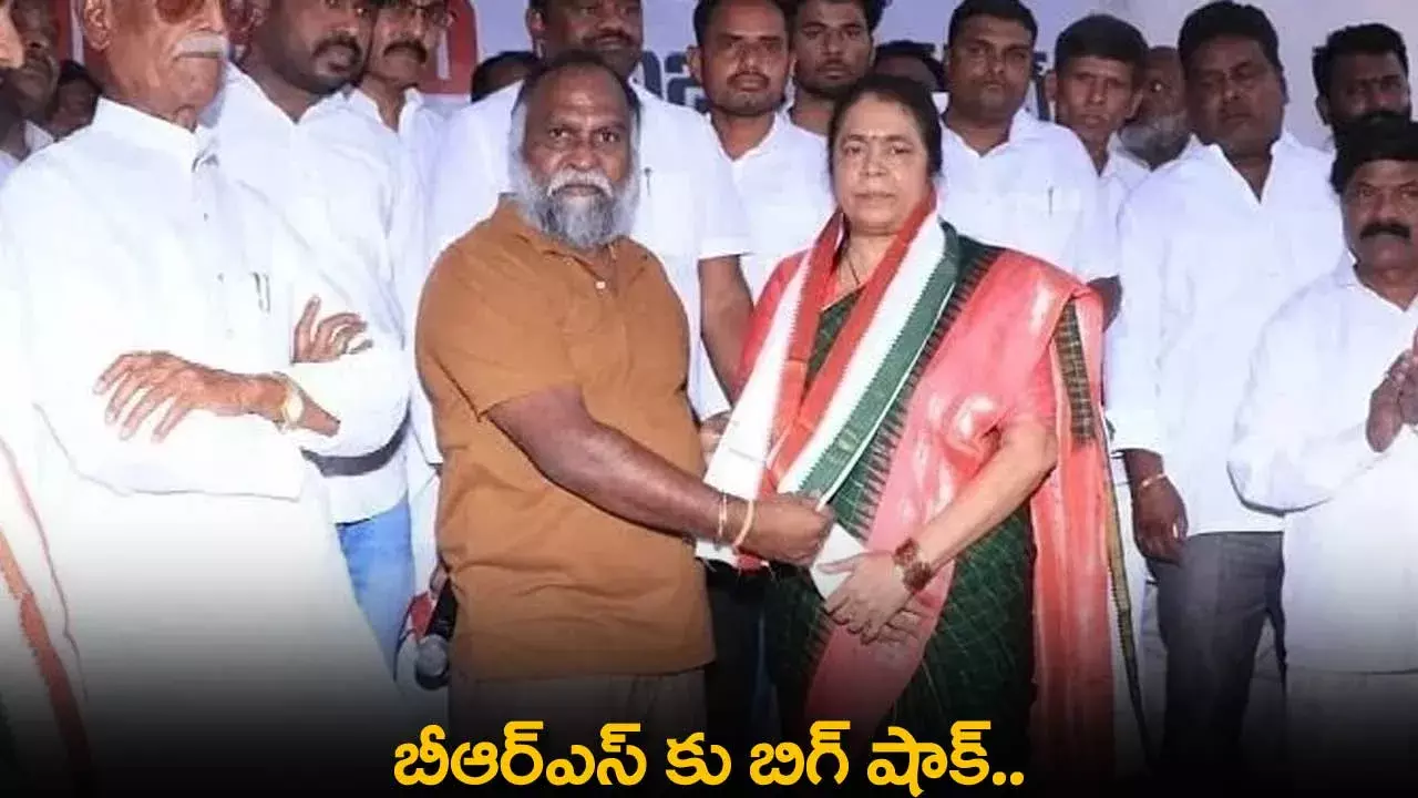 TS : బీఆర్ఎస్ కు బిగ్ షాక్..  కాంగ్రెస్ లోకి వరంగల్ మేయర్ TS : బీఆర్ఎస్ కు బిగ్ షాక్..  కాంగ్రెస్ లోకి వరంగల్ మేయర్