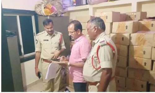 PITHAPURAM: పిఠాపురంలో రూ. 80 లక్షల మద్యం స్వాధీనం PITHAPURAM: పిఠాపురంలో రూ. 80 లక్షల మద్యం స్వాధీనం