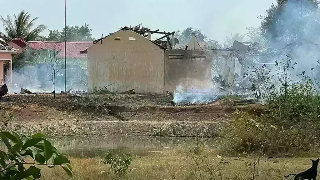 Cambodian Soldiers: కంబోడియా సైనిక స్థావరంలో పేలుడు
