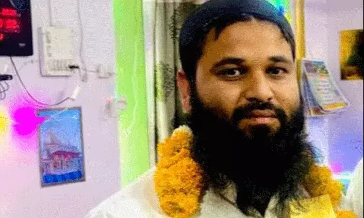 ముగ్గురు వ్యక్తులు ముసుగులు ధరించి మసీదులోకి ప్రవేశించి.. మతగురువును కొట్టి చంపి.. ముగ్గురు వ్యక్తులు ముసుగులు ధరించి మసీదులోకి ప్రవేశించి.. మతగురువును కొట్టి చంపి..