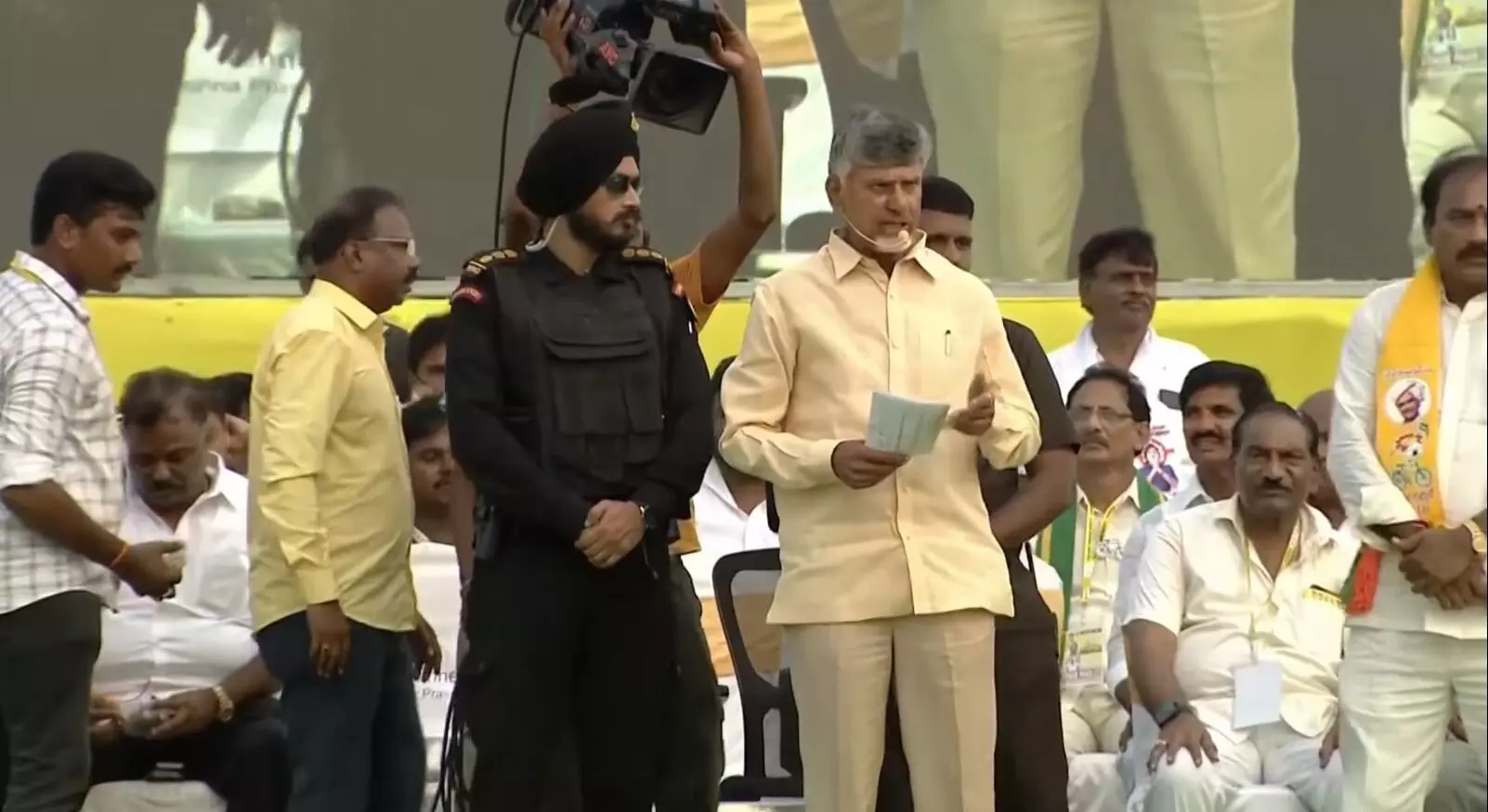 CBN: జగన్.. బ్రిటీష్ వాళ్లను మించిపోయాడు CBN: జగన్.. బ్రిటీష్ వాళ్లను మించిపోయాడు