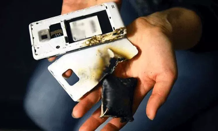 స్మార్ట్‌ఫోన్ బ్లాస్ట్‌కు అతి ముఖ్యమైన కారణాలు.. ఎప్పుడు అలాంటి పొరపాటు చేయకండి