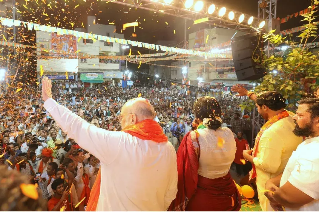 Amit Shah Hyderabad : రజాకార్ల ప్రతినిధి అసదుద్దీన్‌.. పాతబస్తీలో అమిత్‌షా ఫైర్