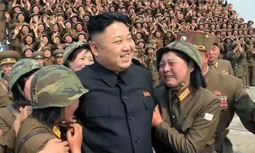 Kim Jong Un: కిమ్‌ సుఖం కోసం ఏటా 25 మంది అందమైన అమ్మాయిలు