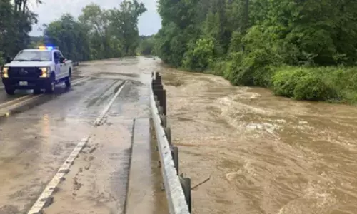 usa floods : అమెరికా హూస్టన్ ప్రాంతంలో    వరదలు