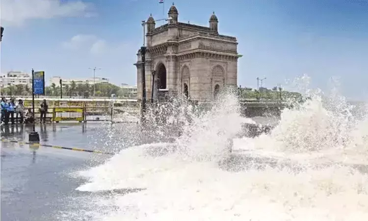 ఎగిసి పడుతున్న అలలు.. వాతావరణ శాఖ హెచ్చరిక