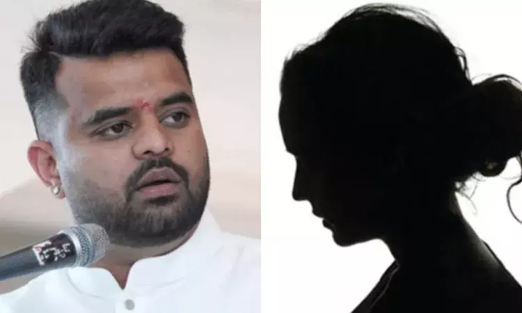 ప్రజ్వల్ రేవణ్ణపై సీబీఐ బ్లూ కార్నర్ నోటీసు జారీ చేసే అవకాశం: సిట్ ప్రజ్వల్ రేవణ్ణపై సీబీఐ బ్లూ కార్నర్ నోటీసు జారీ చేసే అవకాశం: సిట్