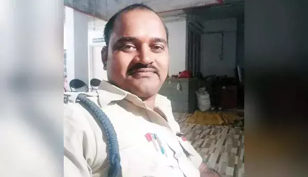 Sand Mining: ఇసుక అక్రమ మైనింగ్ని అడ్డుకున్న పోలీస్ దారుణ హత్య Sand Mining: ఇసుక అక్రమ మైనింగ్ని అడ్డుకున్న పోలీస్ దారుణ హత్య