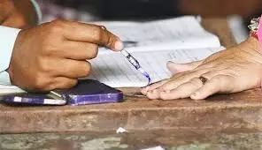 Lok Sabha Elections: ప్రారంభమైన మూడో విడత పోలింగ్ Lok Sabha Elections: ప్రారంభమైన మూడో విడత పోలింగ్