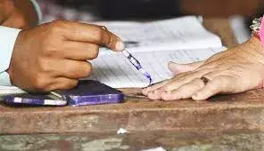 Lok Sabha Elections:  ప్రారంభమైన మూడో విడత పోలింగ్ Lok Sabha Elections:  ప్రారంభమైన మూడో విడత పోలింగ్