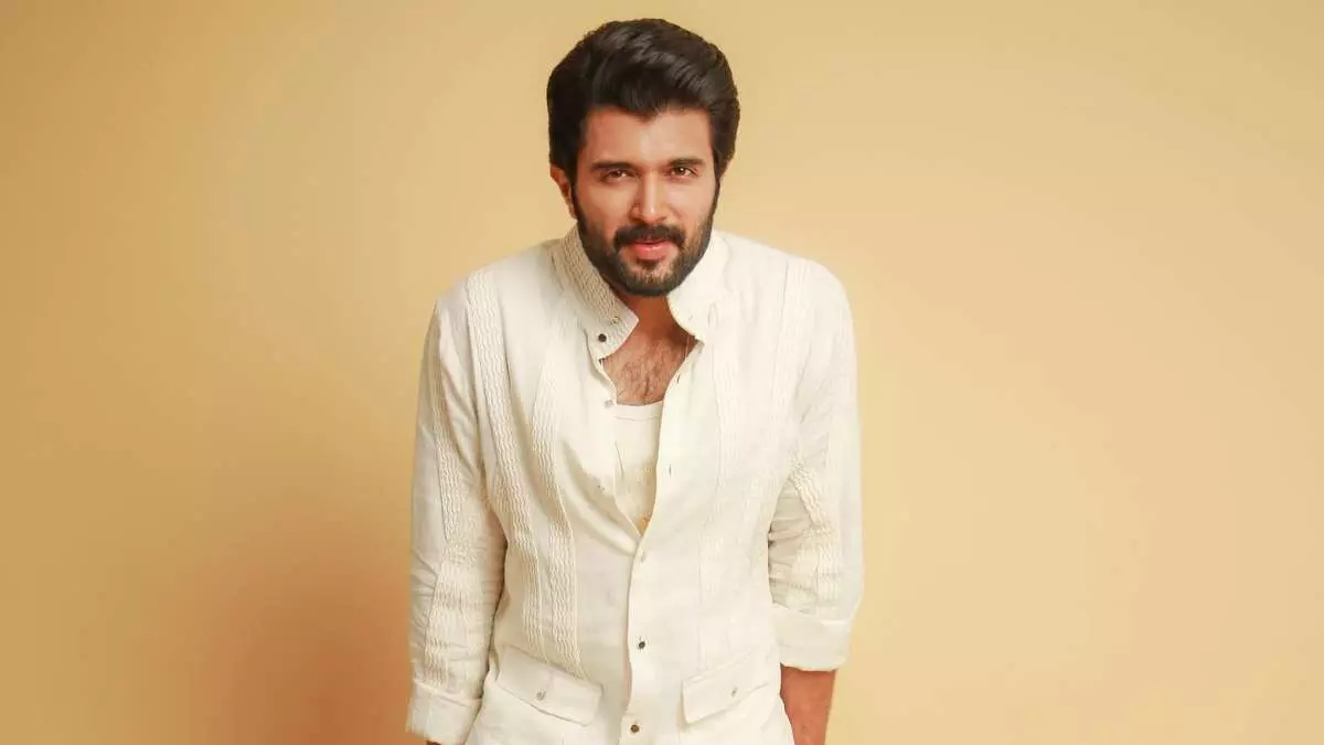 VD14 - Vijay Deverakond Birthday : రాబోయే చారిత్రక చిత్రం పోస్టర్ విడుదల VD14 - Vijay Deverakond Birthday : రాబోయే చారిత్రక చిత్రం పోస్టర్ విడుదల