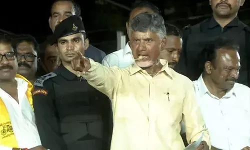 CBN: పోలింగ్ సమీపిస్తున్న వేళ అప్రమత్తంగా ఉండండి CBN: పోలింగ్ సమీపిస్తున్న వేళ అప్రమత్తంగా ఉండండి